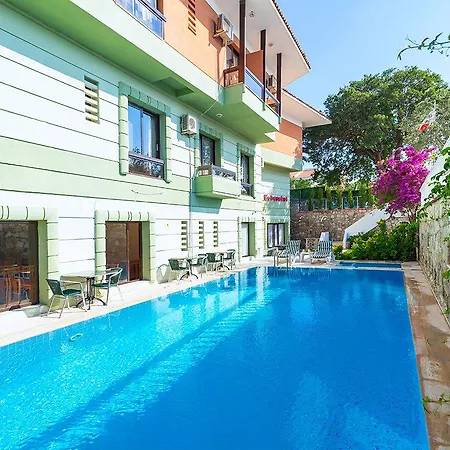 לינה וארוחת בוקר Kabasakal Çeşme